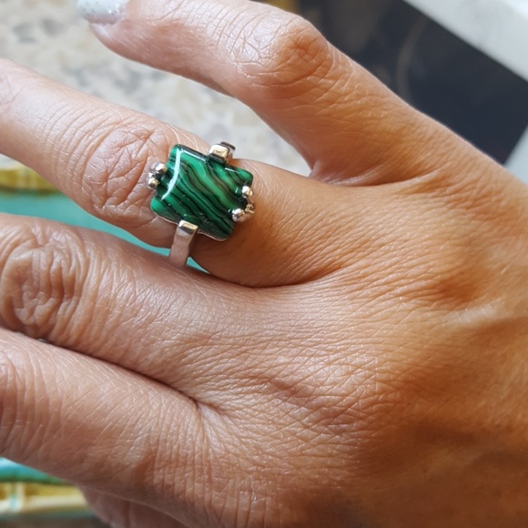 ❤️FREE with Purchase Green Ring - Picture 2 of 7